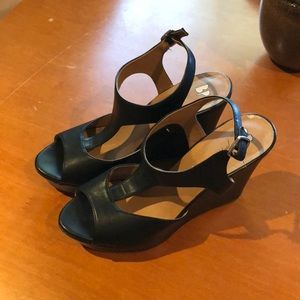BP Black leather wedge